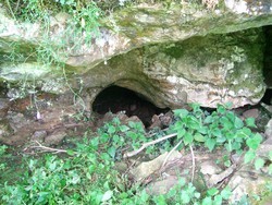 Cueva de Roza entrance