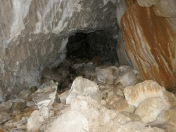Cueva Toyu, inside NE entrance