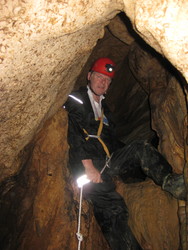 Bill descending in Cueva Cofría