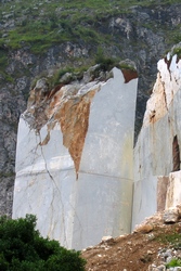 Quarry block near Pozulagua